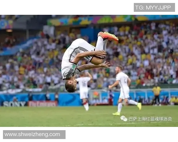 变身空翻足球明星揭晓他的传奇故事与精彩瞬间